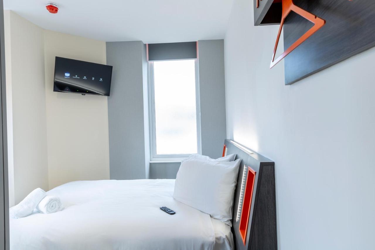 Easyhotel Reading Luaran gambar