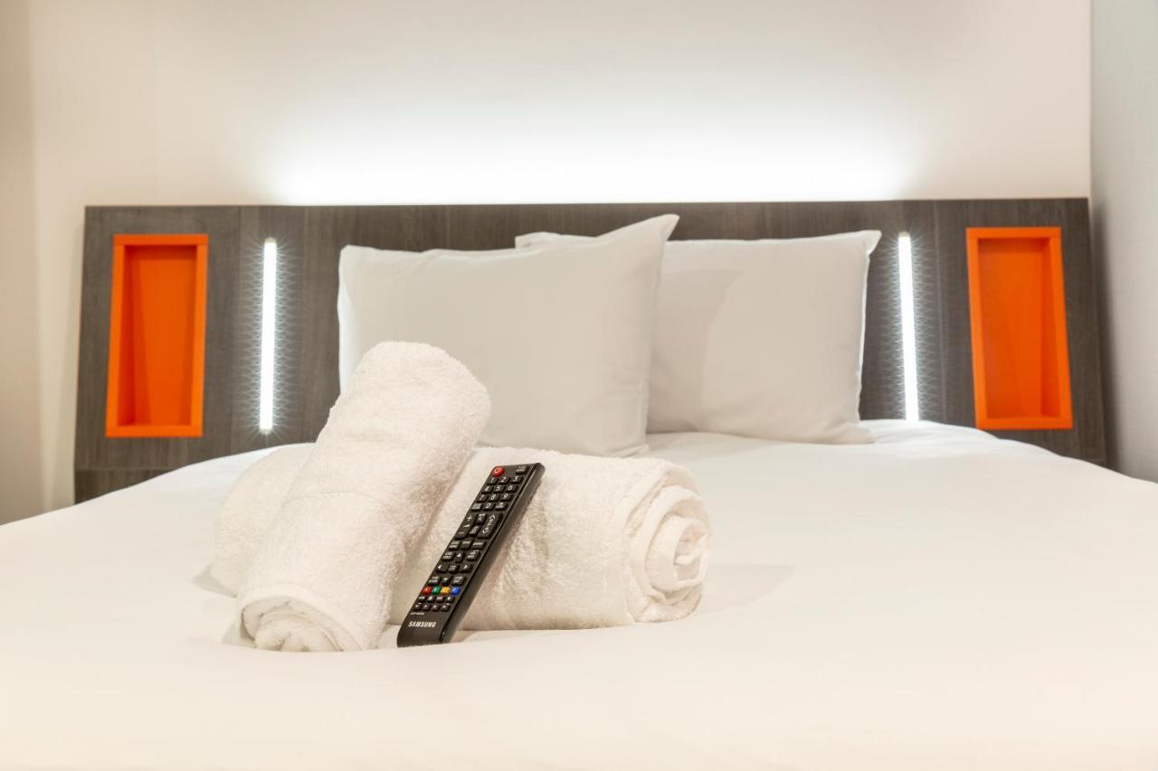 Easyhotel Reading Luaran gambar